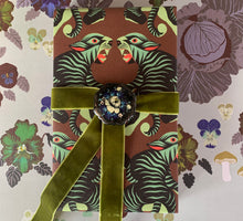 Load image into Gallery viewer, Pansy Giftwrap
